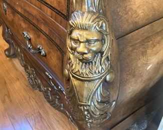 Gold lion accented corners