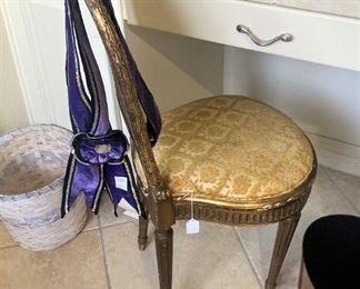 Vanity chair