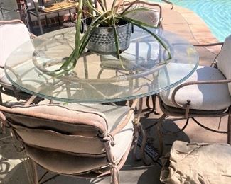 Patio table & 4 chairs