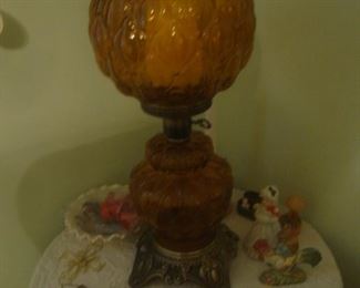 Lamp w amber glass