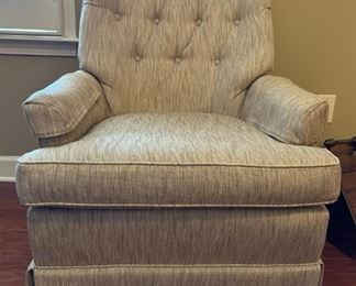 Vintage swivel chair  37: H x 30" W x 36" D