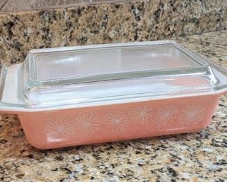 Vintage Pyrex bakeware