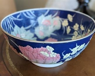 Vintage Chinese serving bowl