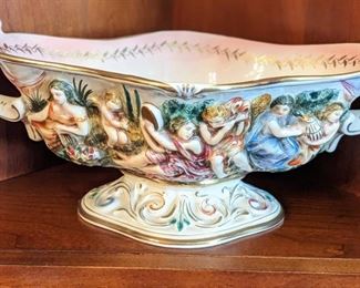 Vintage Capodimonte Italian pedestal centerpiece bowl