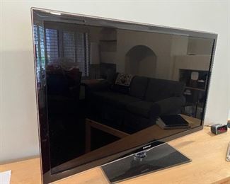 46" Samsung TV - Like new condition