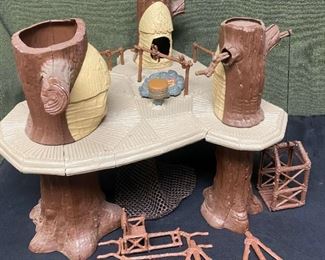 1983 Kenner Star Wars Ewok Village Action Playset
