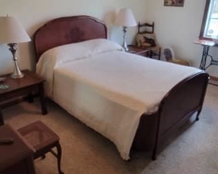 Antique Bedroom 4 Piece Bedroom Set