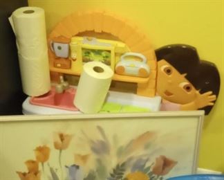 Dora the Explorer children's Play Kitchen and Flora Wall Art,