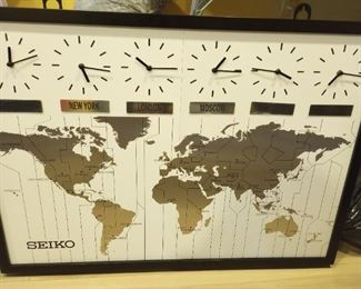 Seiko World Wide Wall Clock like new with All New batteries installed just for you!