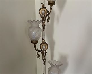 Elegant pole lamp