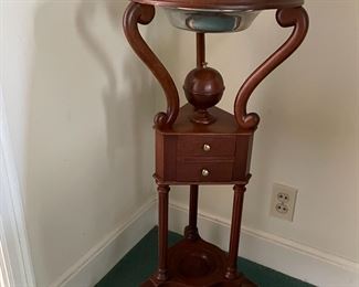 Thomas Jefferson wig stand, reproduction 