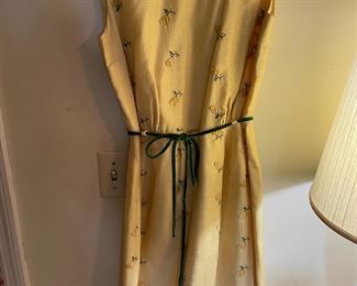 Vintage dress w/embroidery 