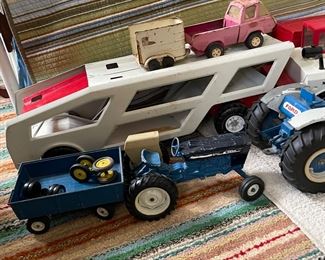 Vintage Tonka truck & tractor