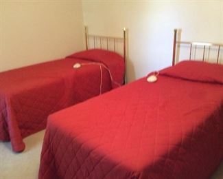  (2) Brass Style Twin Beds