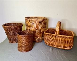 (4) Baskets