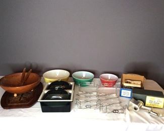 Vintage Pyrex and More

