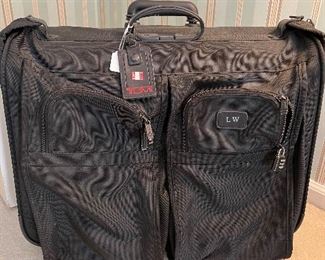 TUMI Luggage 4 wheels 3 compartments