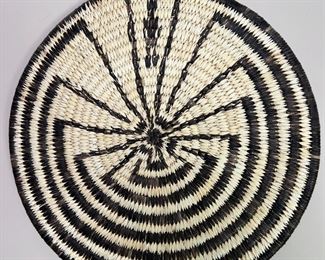 Tohono O’odham Man in the Maze Flat Basket Papago Native American 	14 inches diameter	
