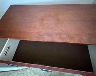 Chest Dresser Broyhill Artisan Ridge Mission Arts and Crafts Hill 4078-240	55x42x18.25in	HxWxD
