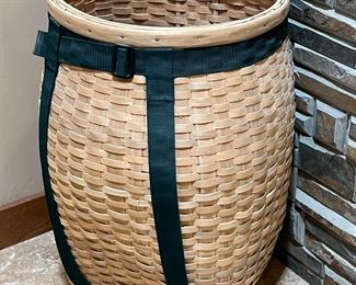 Micmac Basket Mary & Don Sanipass Native American Indian Tribe 	22.5 x 15.5 x 14in	HxWxD
