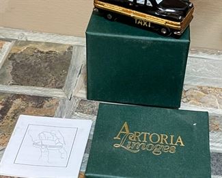 Limoges Artoria London Taxi Trinket Box Limited Edition in Box	1.5 inches high	
