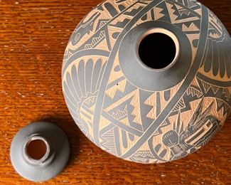 Acoma/Hopi Dalawepi Ergil Vallo Pot Native American Pottery 	5 inches high	
