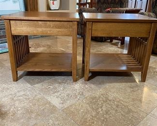 2pc Mission Oak End Tables PAIR Arts And Crafts 	24.5 x 22 x 26in	HxWxD
