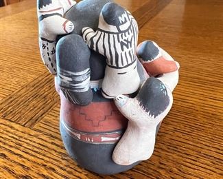  Navajo Storyteller Figure Lavinia L Yazzie Native American Ceramic Pueblo Pottery 	4 inches high	
