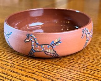 Victoria McKinney Pottery Primitive Horse Bowl Native American 	2 x 5.75in diameter	
