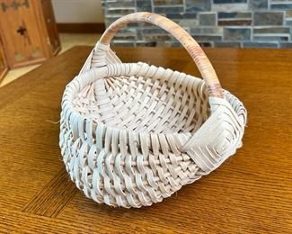 Ribbed Melon Basket ORION	7 x 8 x 9in	HxWxD
