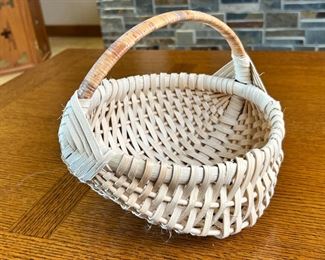 Ribbed Melon Basket ORION	7 x 8 x 9in	HxWxD
