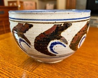 Cherokee Mel Cornshucker Stoneware Bear Bowl Native American 	5.25 x 7.75 diameter.	
