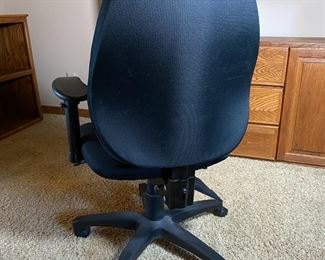 Office Chair	43 x 27 x 24in	HxWxD
