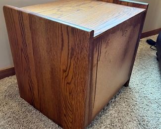 Oak 2-Drawer Cabinet	22 x 22 x 19in	
