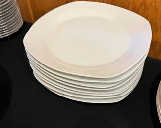 38pc Overandback Dinnerware Set	38 pieces	
