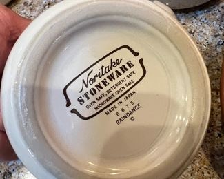 Noritake Stoneware Raindance Dinnerware Set Southwest Santa Fe	65 pieces	
