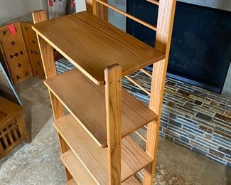 Oak 5-Shelf Bookshelf	75 x 24 x 14in	HxWxD
