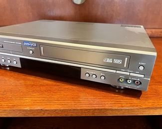 Samsung DVD-V2000 DVD-VCR Combo		
