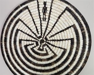 Tohono O’odham Man in the Maze Flat Basket Papago Native American 	14 inches diameter	
