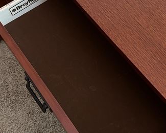 2pc Broyhill Artisan Ridge Nightstands PAIR 4078-292 Mission Arts and Crafts	29.75 x 30 x 17in	HxWxD
