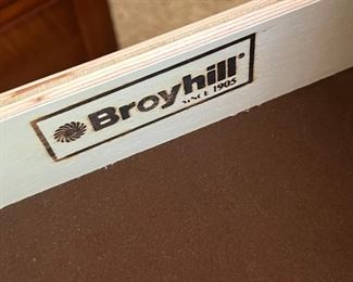 2pc Broyhill Artisan Ridge Nightstands PAIR 4078-292 Mission Arts and Crafts	29.75 x 30 x 17in	HxWxD
