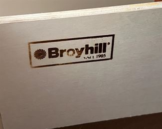 Chest Dresser Broyhill Artisan Ridge Mission Arts and Crafts Hill 4078-240	55x42x18.25in	HxWxD
