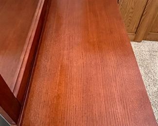 Long Dresser & Mirror Broyhill Artisan Ridge Mission Arts and Crafts 9 Drawer  	Dresser: 39x66x18in<BR>Mirror : 42 x 48 x2.5in	HxWxD
