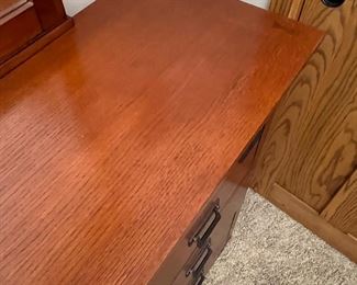 Long Dresser & Mirror Broyhill Artisan Ridge Mission Arts and Crafts 9 Drawer  	Dresser: 39x66x18in<BR>Mirror : 42 x 48 x2.5in	HxWxD
