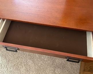 Long Dresser & Mirror Broyhill Artisan Ridge Mission Arts and Crafts 9 Drawer  	Dresser: 39x66x18in<BR>Mirror : 42 x 48 x2.5in	HxWxD
