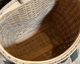 Micmac Basket Mary & Don Sanipass Native American Indian Tribe&nbsp;	22.5 x 15.5 x 14in	HxWxD
