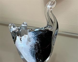 Larson Crystal Cat Paperweight Art Glass	3.5 inches high.	
