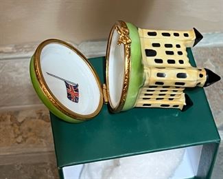 Limoges Artoria Tower of London Trinket Box Limited Edition in Box	2 inches high	
