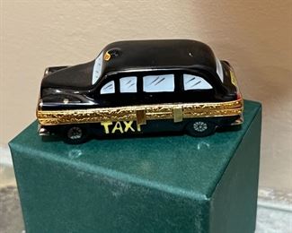 Limoges Artoria London Taxi Trinket Box Limited Edition in Box	1.5 inches high	

