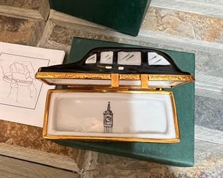 Limoges Artoria London Taxi Trinket Box Limited Edition in Box	1.5 inches high	
